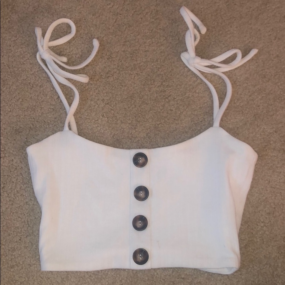 White crop tank top, tie sleeves, buttons, fitted